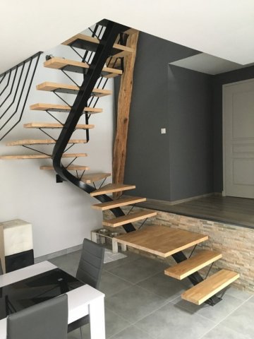 Création d'escalier en acier sur mesure à Vichy