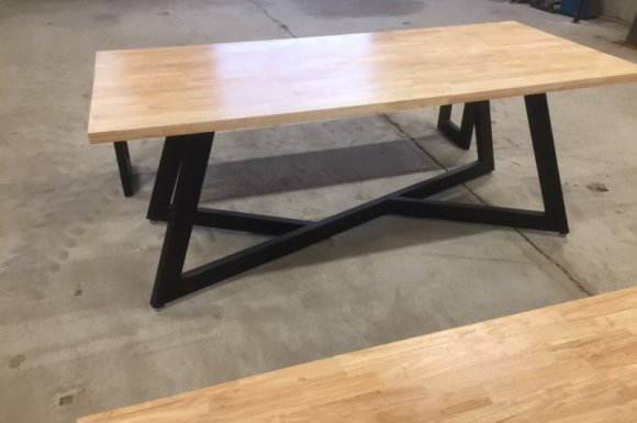Artisan spécialisé dans la création de mobilier d'intérieur sur mesure Vichy