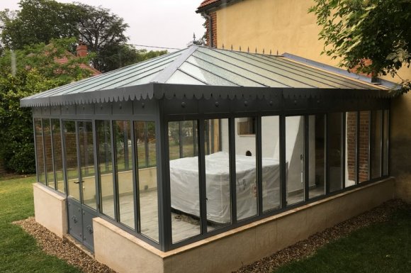 Entreprise spécialisée dans la création et la pose de verrières sur mesure Vichy